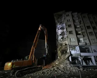 Son dakika: Elazığda çökme riski olan bir bina boşaltılmıştı! 5 katlı bina yıkıldı