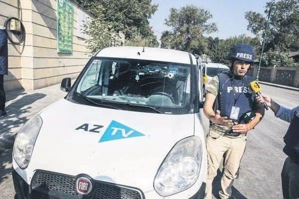 Ermenistan sivilleri hedef aldı: Anne ve babalarını toprağa veren çocuklar Azerbaycan'ı yasa boğdu-4