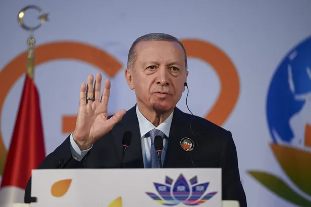 g20de-erdogan-ruzgari-baskanin-restini-butun-dunya-takip-etti-1694416639384.jpg