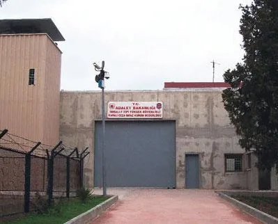 İmralı’yı koruyan da terörist