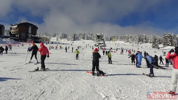 Uludağ'da yoğunluk! Kayak pistleri tıklım tıklım - 18
