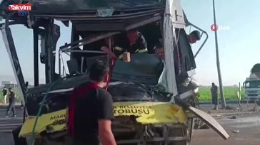 Mardin'de halk otobüsü ile tır çarpıştı: 11 yaralı