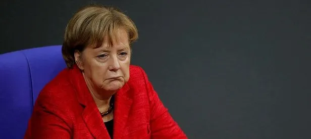 Merkel’e istifa çağrısı
