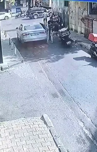 İstanbul'da gündüz vakti film gibi olay: Biber gazı sıkıp kaçırmak istediler