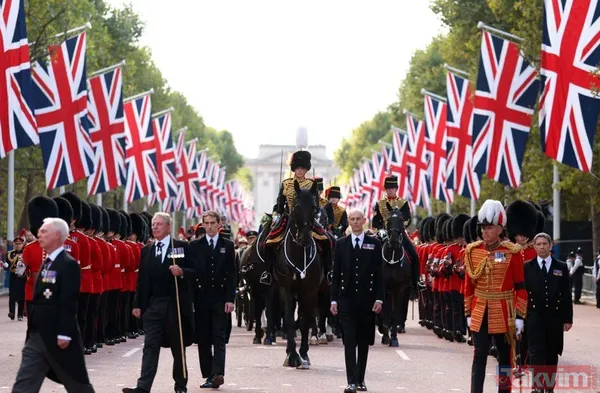Kraliçe Elizabeth'in kara kutusu Uzun Paul 44 yıl yanından hiç ayrılmadı! İşte Paul Whybrew'in ilginç öyküsü - 12