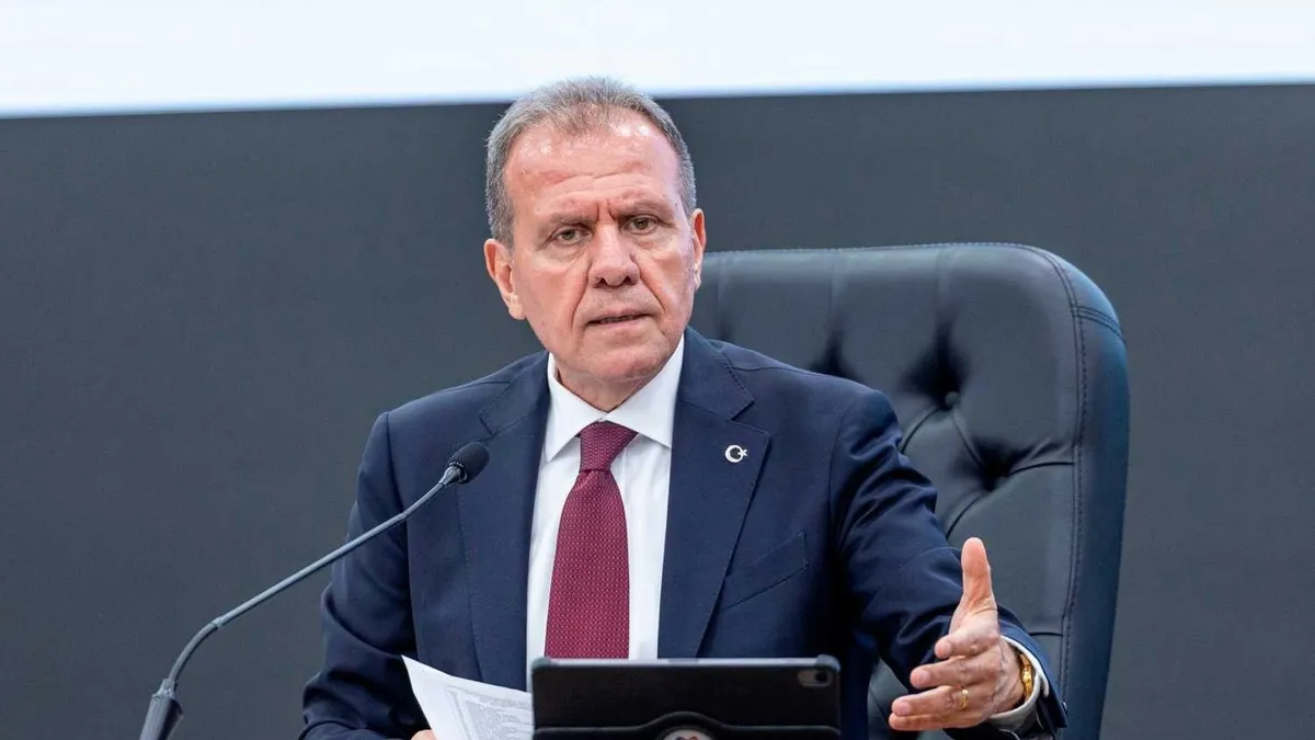 Mersin’de 3 belediyeye yolsuzluk operasyonu! Vahap Seçer dahil 59 şüpheli gözaltında