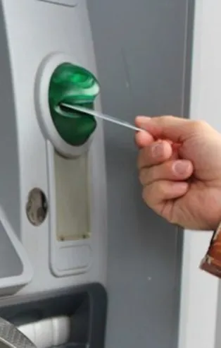 Yeni kimlikle ATM’den para çekilebilecek