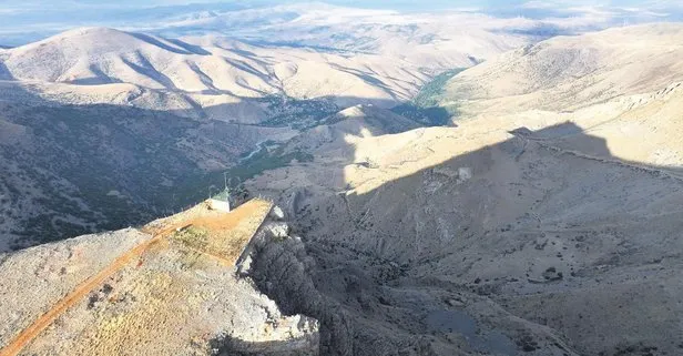 Uçurumun kenarına yapılan ev, dağcıları ağırlıyor