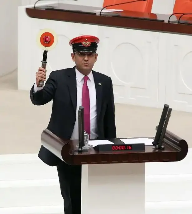 degisimciler-ayaklandi-kilicdaroglundan-manisa-darbesi-yiyen-ozgur-ozel-imamoglu-gibi-kendini-yollara-vuruyor-1691559622104.jpeg Değişimciler ayaklandı! Kılıçdaroğlu'ndan 'Manisa' darbesi yiyen Özgür Özel, İmamoğlu gibi kendini yollara vuruyor: "İstifa edecek" kulisi-4