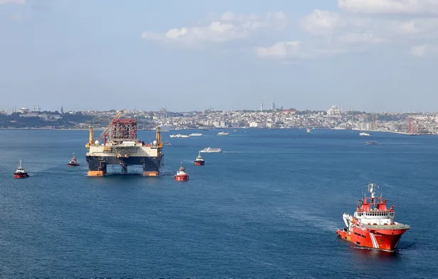 Dev petrol arama platformu İstanbul Boğazı'nda-2