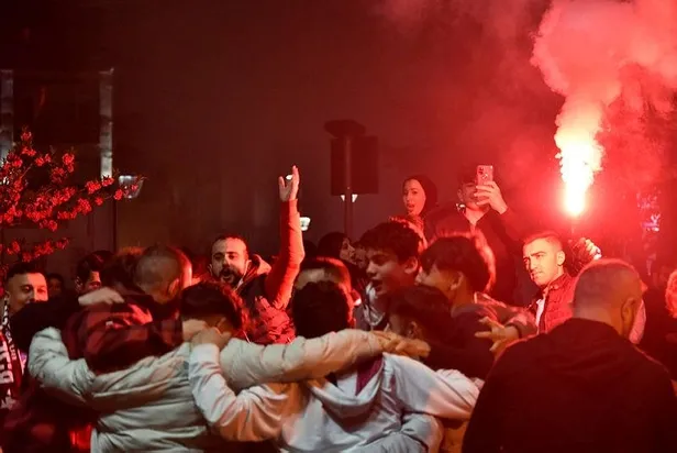 trabzonspor-teknik-direktoru-abdullah-avci-ve-baskani-ahmet-agaoglu-ortak-basin-toplantisi-duzenledi-1651368473863.jpeg Trabzonspor Teknik Direktörü Abdullah Avcı ve Başkanı Ahmet Ağaoğlu ortak basın toplantısı düzenledi-14