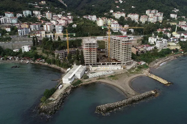 Ordu'da kumsala yapılan binaların yıkımına başlandı!