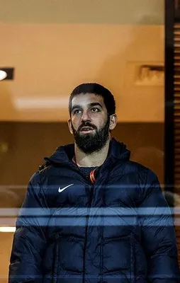Arda Turan tribünden izledi!
