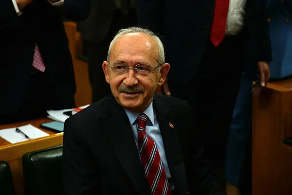 Son dakika: Kemal Kılıçdaroğlu'ndan koltuğu kaybetmeme değişimi! En yakınındaki Engin Özkoç'a vereceği görev parti içini karıştırdı!-3