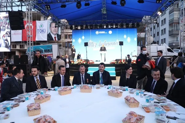 bakan-murat-kurumdan-ankara-buyuksehir-belediye-baskani-mansur-yavasa-tepki-1650636519122.jpg Bakan Murat Kurum'dan Ankara Büyükşehir Belediye Başkanı Mansur Yavaş'a tepki-3