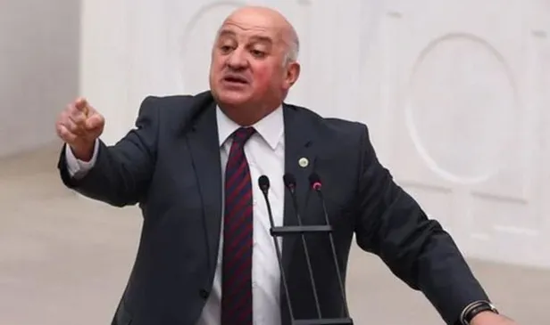 chpli-milletvekili-ugur-bayraktutanin-cemaate-selam-provokasyonu-kisa-surdu-bakan-akar-bizim-envanterimizde-bu-1670604874997.jpeg CHP'li Milletvekili Uğur Bayraktutan'ın "cemaate selam" provokasyonu kısa sürdü! Bakan Akar: Bizim envanterimizde bu yok-2