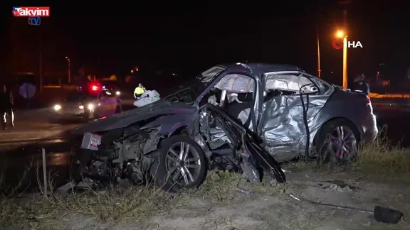 Niğde’de feci kaza: İki otomobil çarpıştı! 3 ölü 6 yaralı