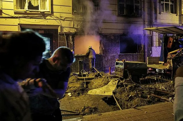 Fatih'te İGDAŞ ekiplerinin çalışması sırasında doğalgaz patlaması: 10 yaralı
