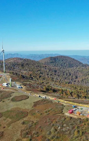 Türkiye'den enerjide bir hamle daha! Ordu'da Akkuş rüzgar enerji santrali çalışmaları hızla ilerliyor