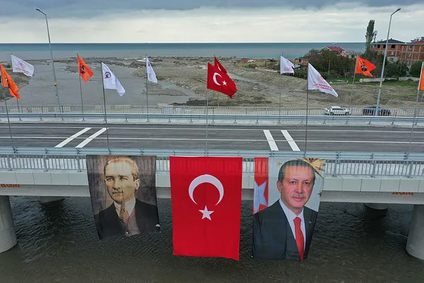 1635417304681.jpg 52 günde yeniden inşa edildi! Kastamonu'daki sel felaketinde yıkılan Çatalzeytin Köprüsü ulaşıma açıldı-6