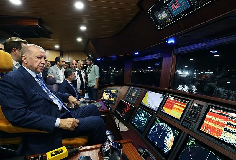 Başkan Recep Tayyip Erdoğan kaptan koltuğuna oturdu
