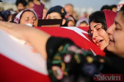 Şehit Bekir Can Hereklioğlu’nun cenazesinde yürek yakan an! Gözyaşlarını böyle sildi
