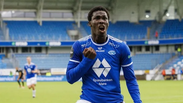 ilk-takvimcomtr-duyurmustu-galatasaray-okan-burukun-israrla-istedigi-fofana-icin-harekete-geciyor-1674674145218.jpeg İlk takvim.com.tr duyurmuştu! Galatasaray, Okan Buruk'un ısrarla istediği Fofana için harekete geçiyor-2