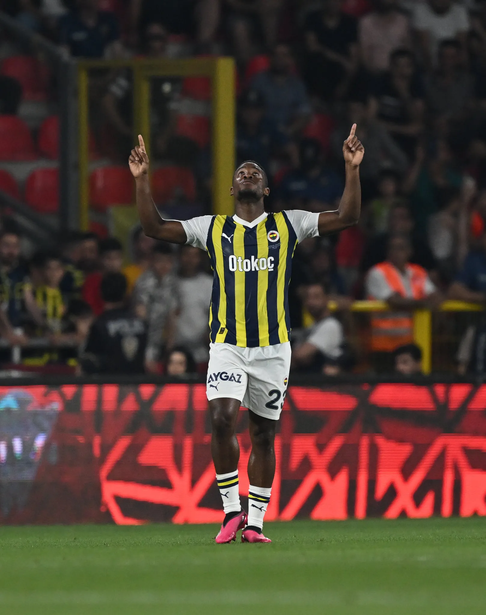 SON DAKİKA FENERBAHÇE TRANSFER HABERLERİ | Michy Batshuayi Fenerbahçe'den ayrılıyor! İşte yeni takımı ve bonservis bedeli - 9