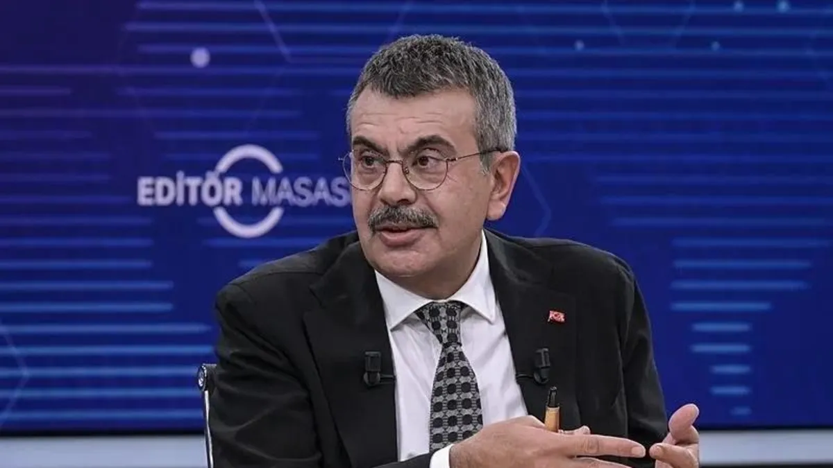 Milli Eğitim Bakanı Yusuf Tekin'den özel okullara kitap uyarısı