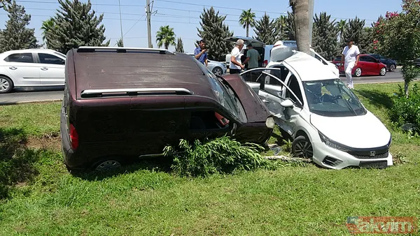 Antalya'da ortalık savaş alanına döndü! Önce 3 araca ardından sivil polis aracına çarptı - 3