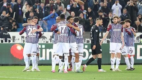 Fırtına sahasında esiyor!