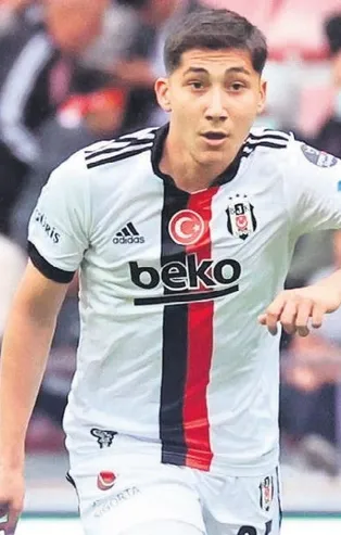 Emirhan gemileri yaktı!