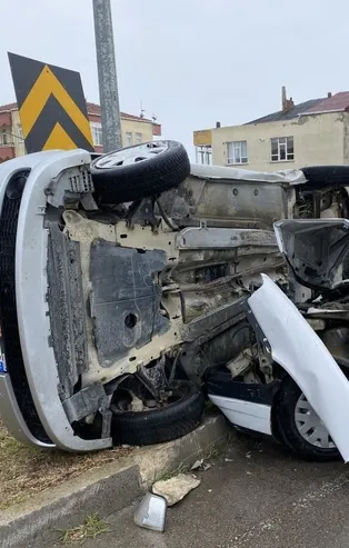 Sinop’ta kaza! Birbirlerine girdiler