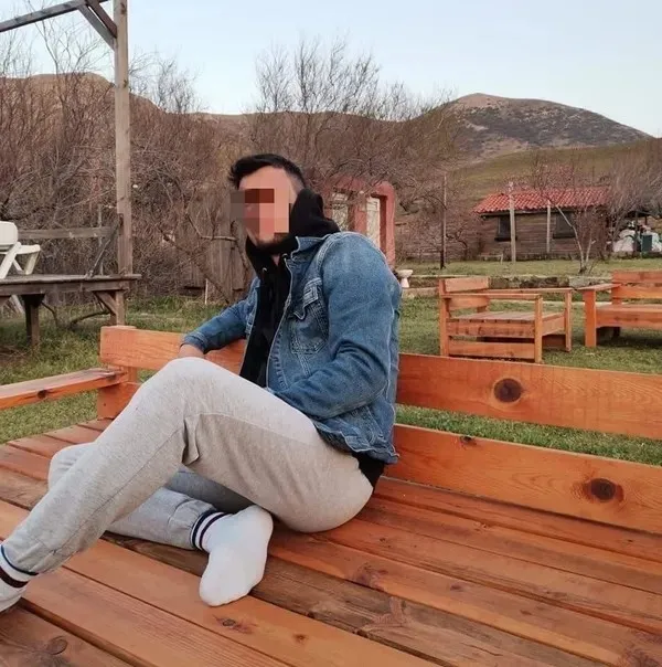 canakkalede-yol-verme-kavgasi-polisi-dovup-beylik-tabancasini-gasp-ettiler-1772787834797.jpeg Çanakkale’de yol verme kavgası: Polisi dövüp beylik tabancasını gasp ettiler-2