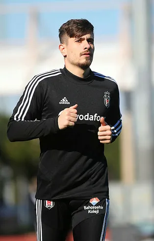 Son dakika: Dorukhan Toköz'den flaş transfer açıklaması! Fenerbahçe'ye gideceği konuşuluyordu...