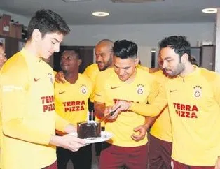 Aslan’da doğum günü partisi