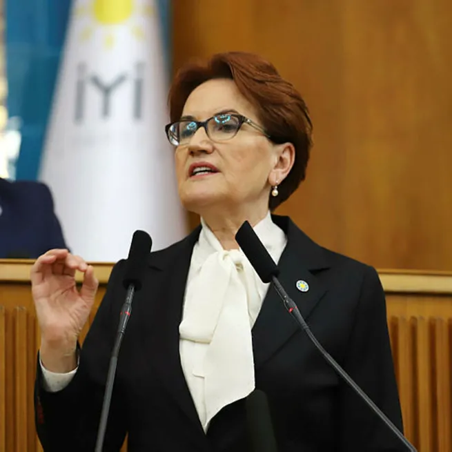 İYİ Partide büyük çözülme! Kılıçdaroğlunun adaylığını kabul edip tekrar masaya oturan Akşenere şok! Hep birlikte MHPye üye oldular!