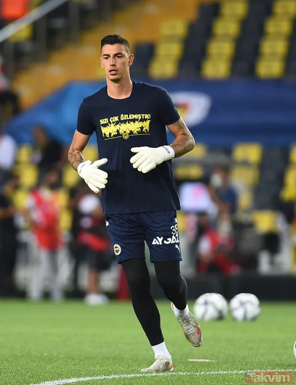 Fenerbahçe, Berke Özer ile kaleyi kapatamıyor! Performansı tartışmaya yol açtı... - 4