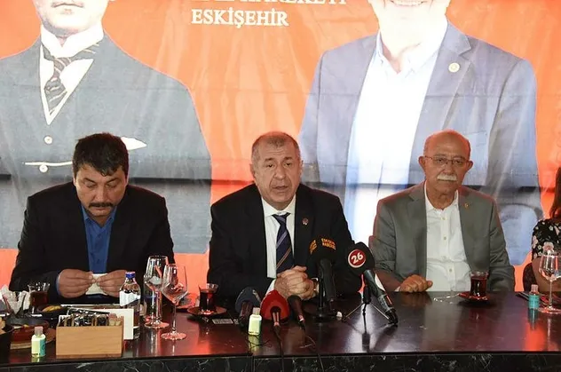 Ümit Özdağ yeni parti için tarih verdi! CHP ve İP'e "Atatürk çizgisi" göndermesi