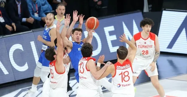 SON DAKİKA: A Milli Erkek Basketbol Takımı Yunanistan’a Sinan Erdem’de 76-67 yenildi