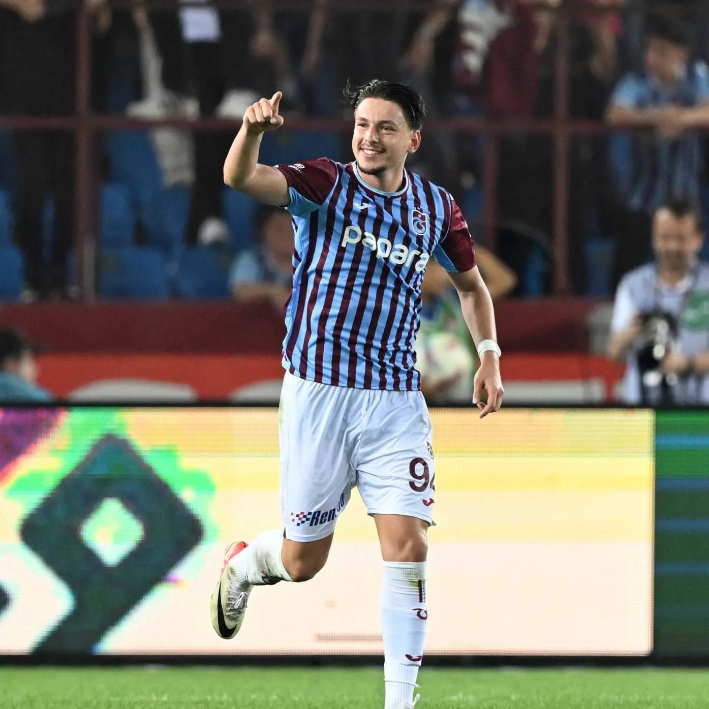 Enis Destan’ın Ada yolcusu!