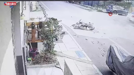 Motosiklet sürücüsünün hayatını kaybettiği feci kaza kamerada