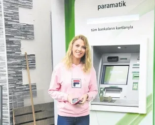 Tek taşını geri taktı