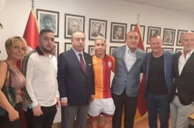Emre Mor Galatasaray formasını giydi!