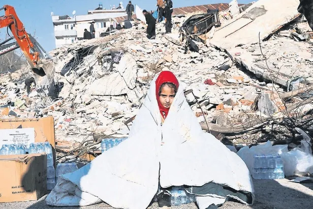 zehra-gunese-sosyal-medyada-ovgu-yagdi-depremde-hayatini-kaybeden-ceren-topal-icin-1677803333444.jpeg Zehra Güneş’e sosyal medyada övgü yağdı! Depremde hayatını kaybeden Ceren Topal için...-2