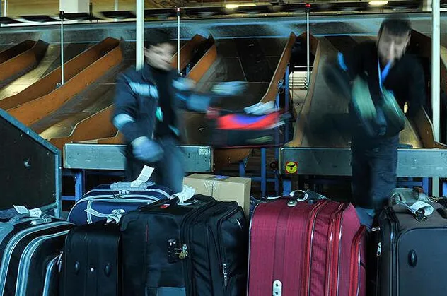 Uçakla yolculuk yapan herkesi ilgilendiriyor! Yargıtay'dan tazminat kararı