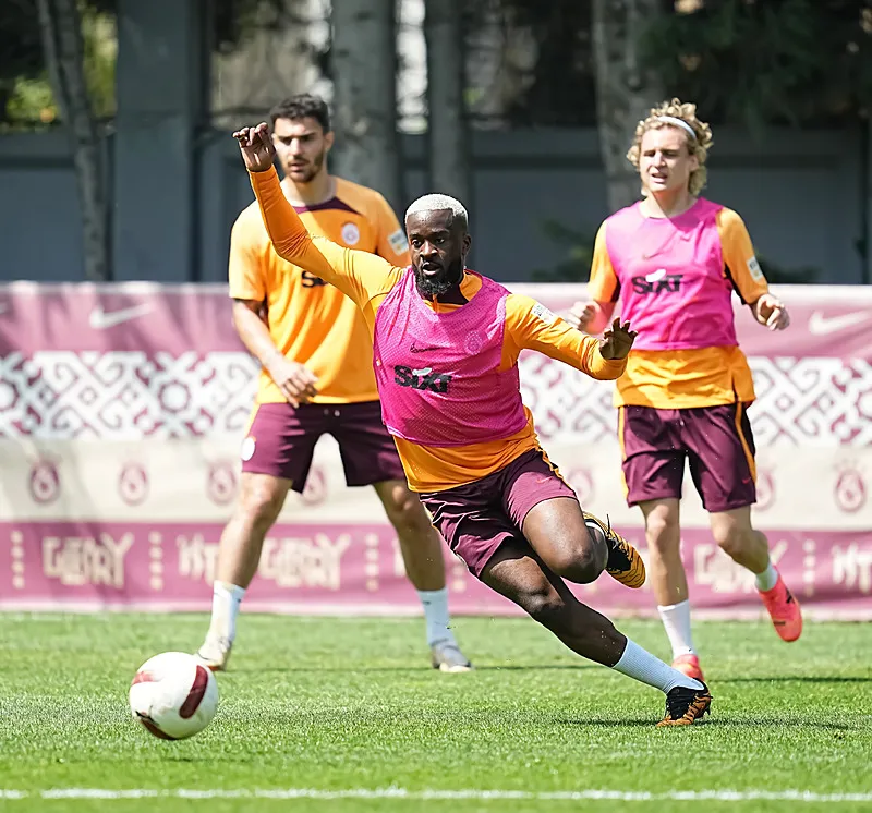 Okan Buruk'tan 2 flaş karar! İşte Galatasaray'ın Pendikspor maçı 11'i - 15