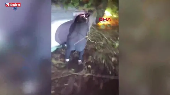 Sarıyer’de otomobil takla attı: Sürücüyü vatandaşlar kurtardı