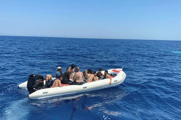 Muğla açıklarında Yunan adalarına gitmeye çalışan 46 kaçak göçmen yakalandı