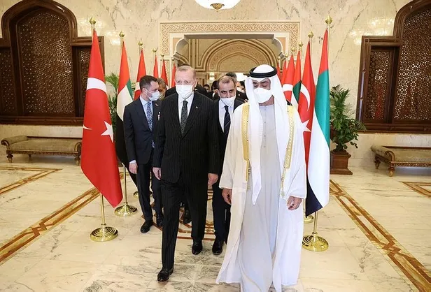 Abu Dabi'ye gelen Başkan Erdoğan, Muhammed bin Zayed Al Nahyan tarafından resmi törenle karşılandı-6